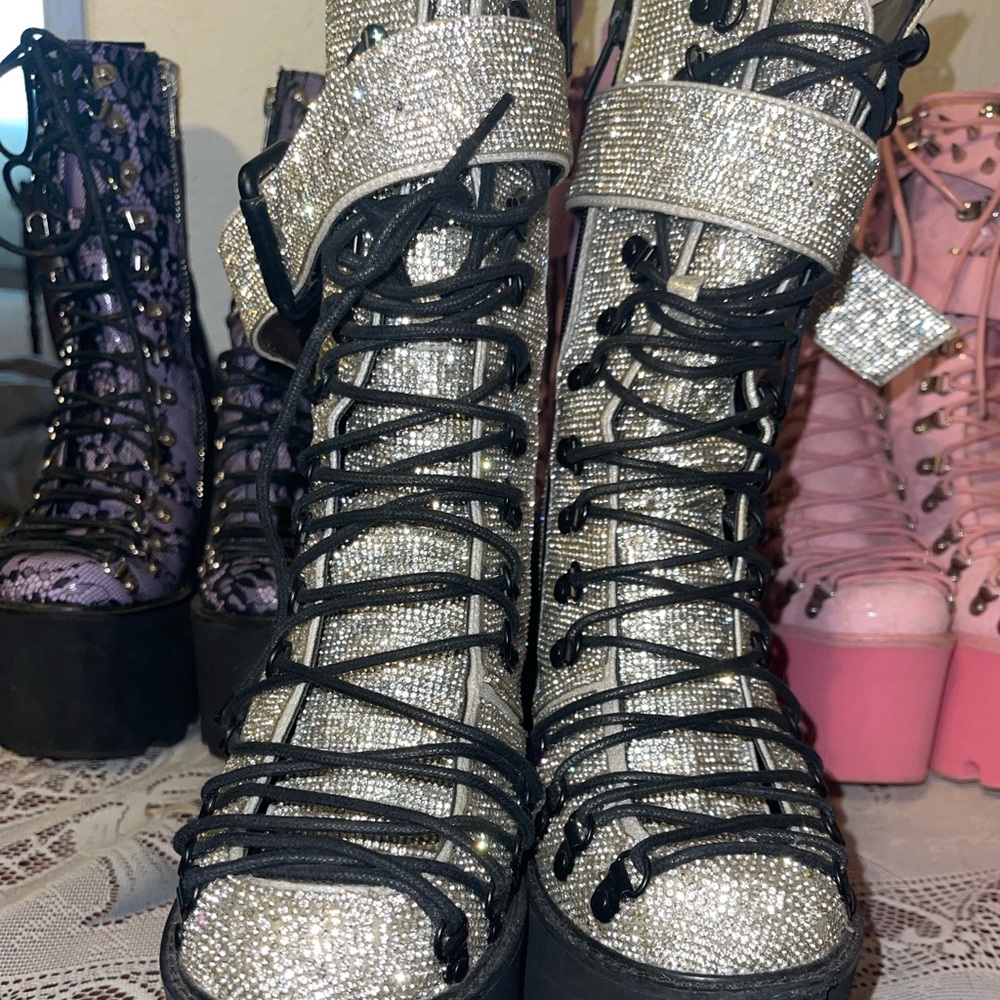 Crystal traitor boots